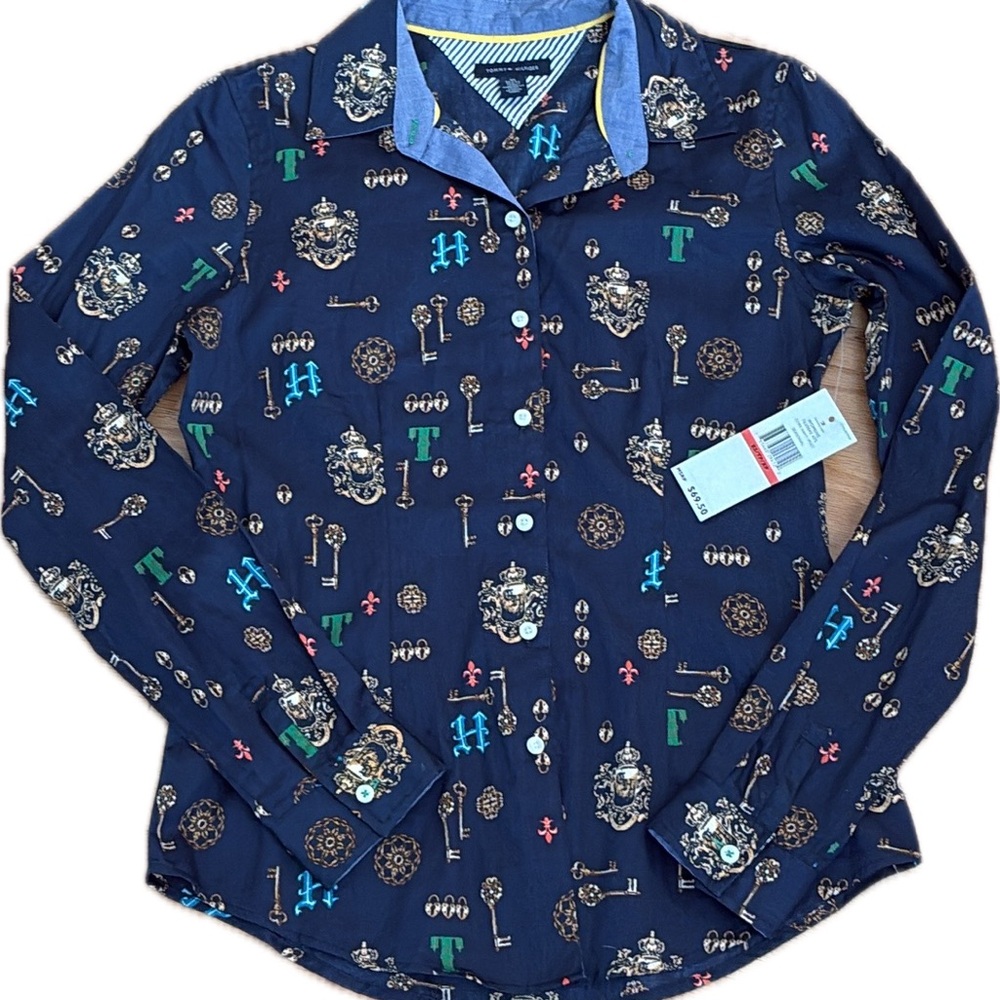 Tommy Hilfiger button up shirt $69.50 lock & key logo shirt top new XS NWT
